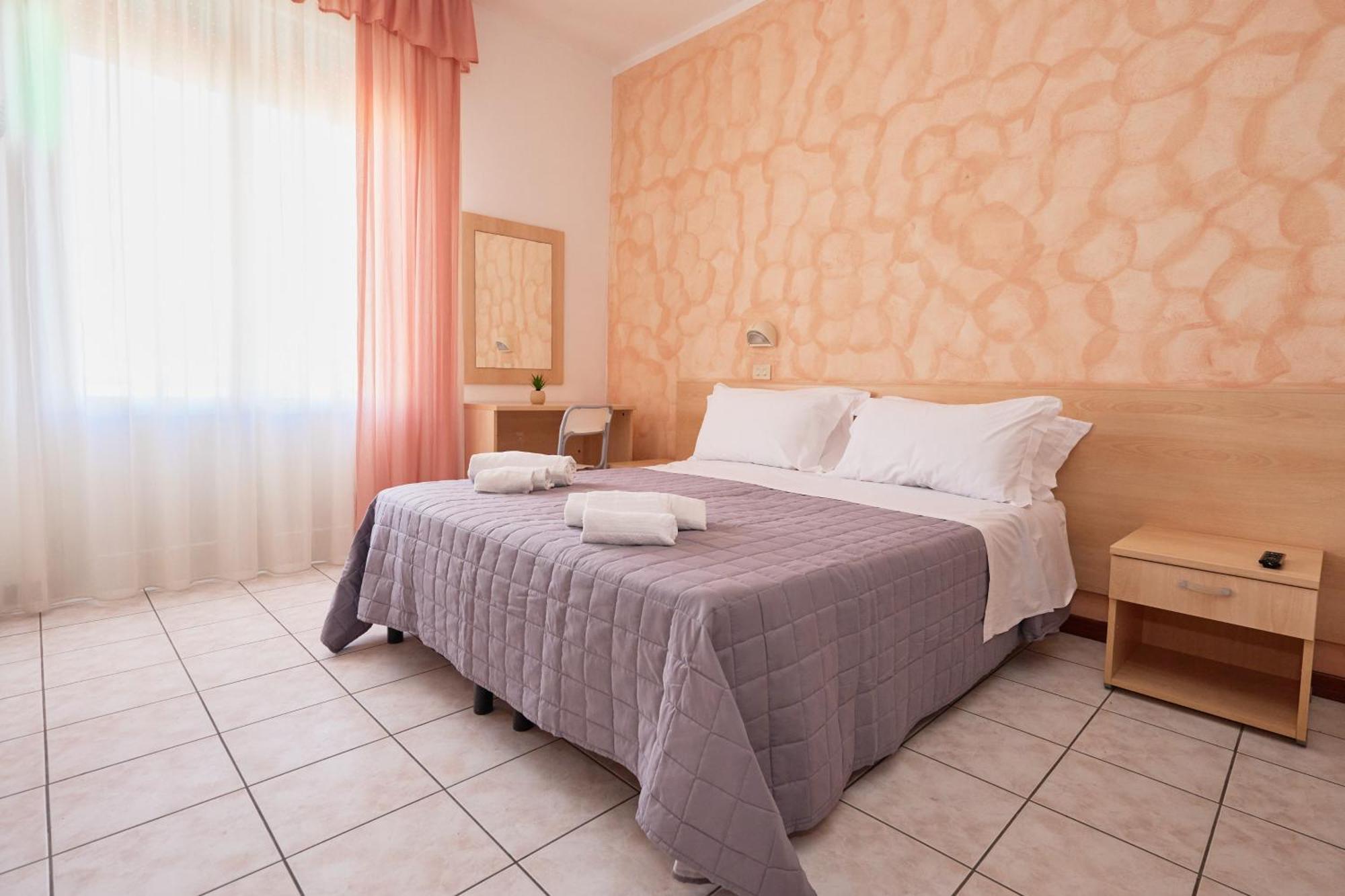 Hotel Jolanda Bellaria-Igea Marina Eksteriør billede