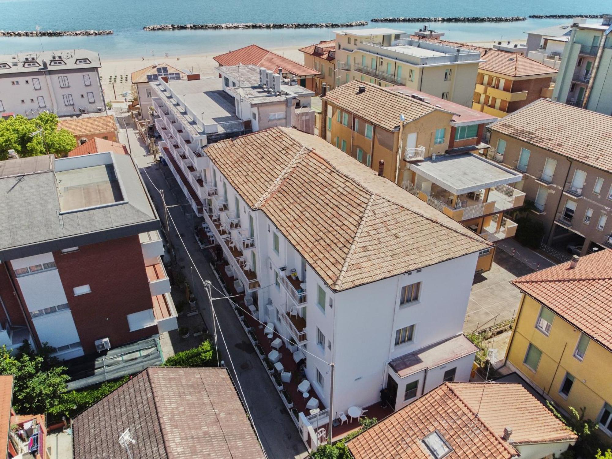 Hotel Jolanda Bellaria-Igea Marina Eksteriør billede