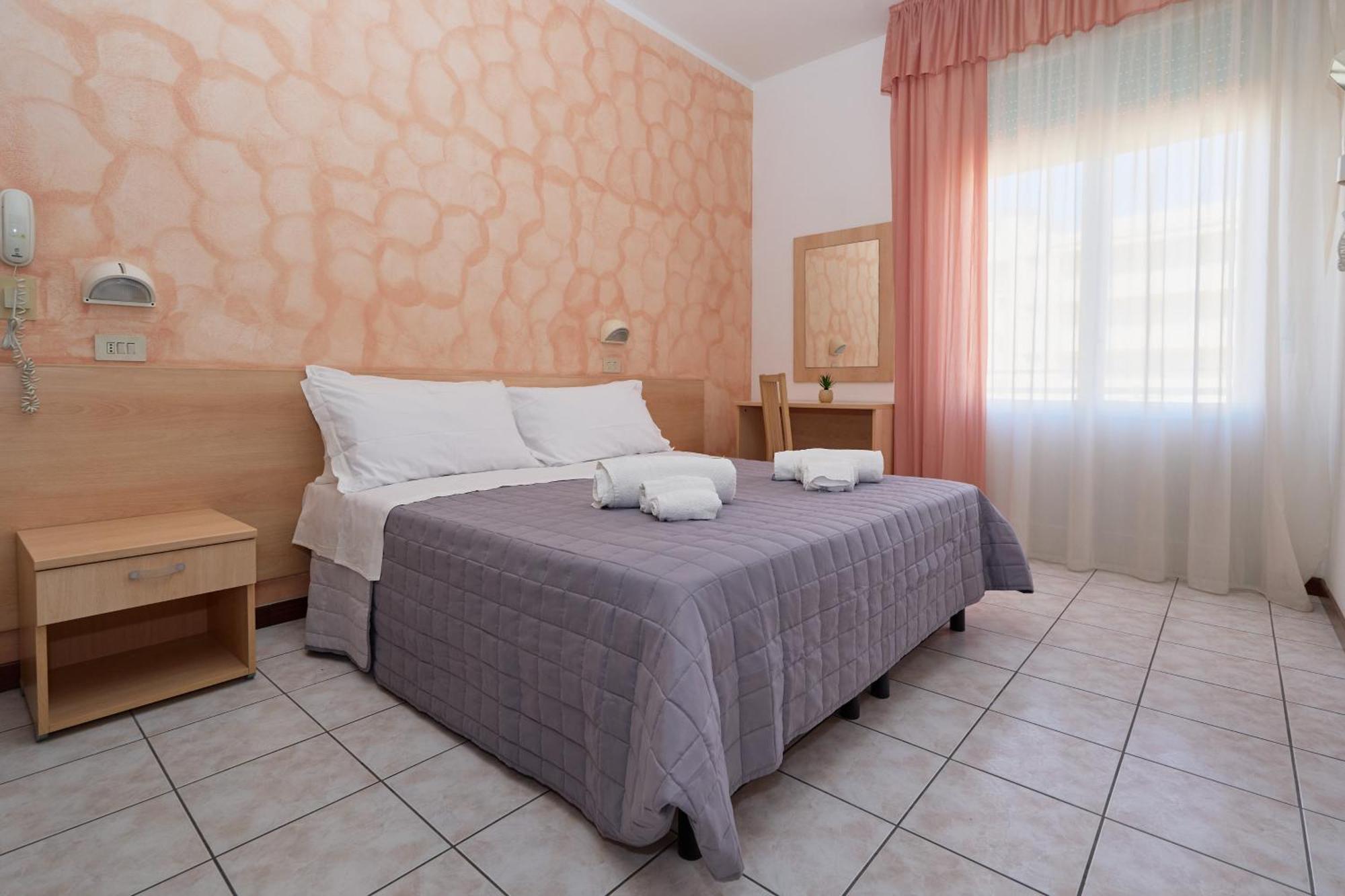 Hotel Jolanda Bellaria-Igea Marina Eksteriør billede